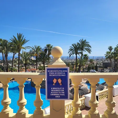 Casa Sunrise - Costa Blanca House With Rooftop, 5 Swimming Pools And Panoramic Sea- And Views At Penon De Ifach * Calpe