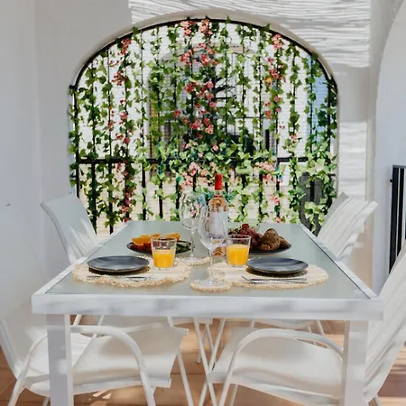 Casa Sunrise - Costa Blanca House With Rooftop, 5 Swimming Pools And Panoramic Sea- And Views At Penon De Ifach *
